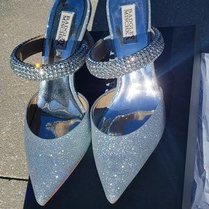 Badgley Mischka Silver shoes 9.5 Women Formal Occasion 4" heel